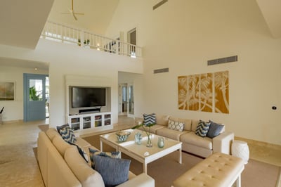 Arrecife 39 - Spacious 5BR villa near beach & golf