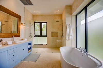 Luxury Villa Photo #44