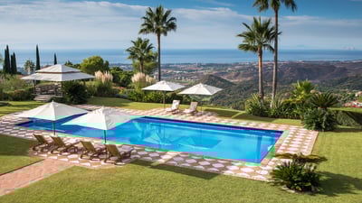 Luxury Villa Photo #5