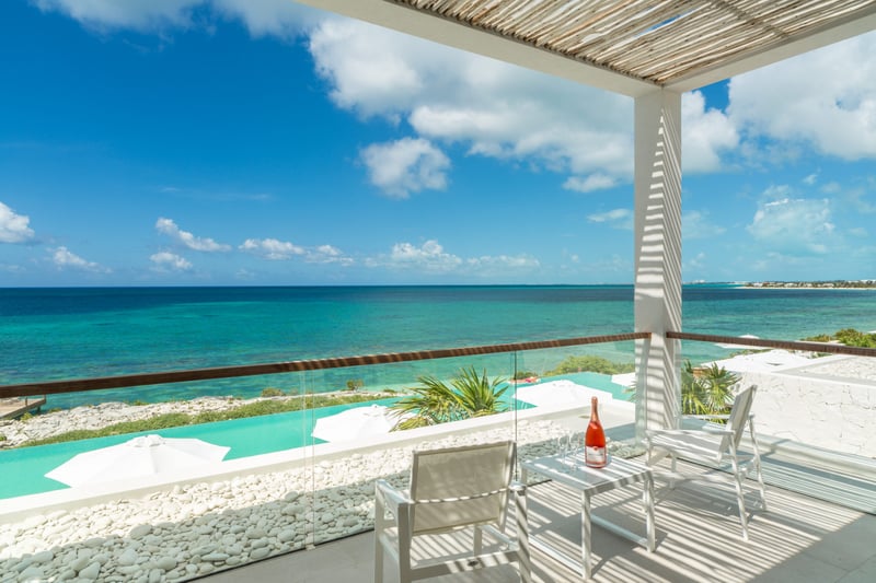 Oceanfront Pool Studio