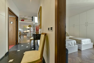 Luxury Villa Photo #12