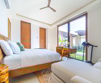 Luxury Villa Photo #35