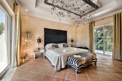 Luxury Villa Photo #34