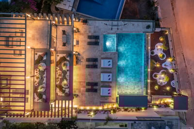 Luxury Villa Photo #3