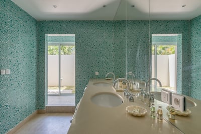 Luxury Villa Photo #49