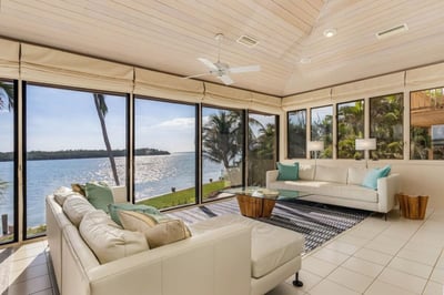 Luxury Villa Photo #13