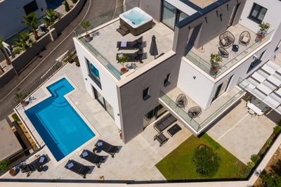Luxury Villa Photo #2