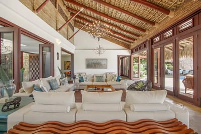 Luxury Villa Photo #17