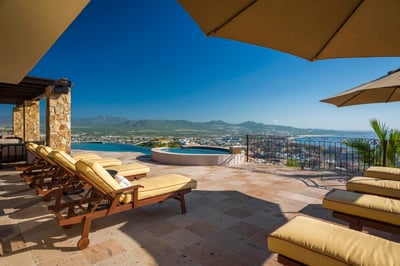 Luxury Villa Photo #12