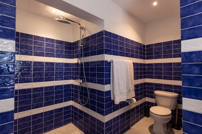 Luxury Villa Photo #15