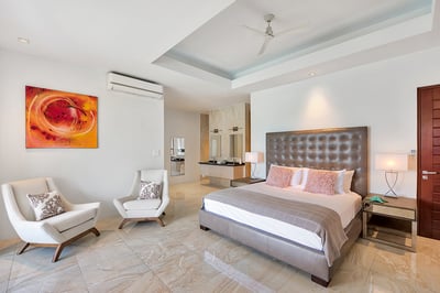 Luxury Villa Photo #39
