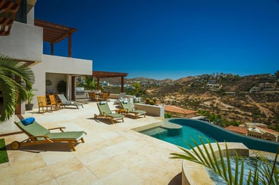 Luxury Villa Photo #15