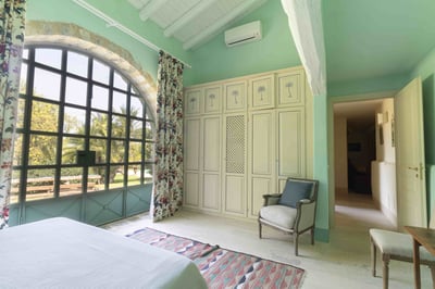 Luxury Villa Photo #22