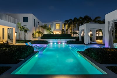 Luxury Villa Photo #26