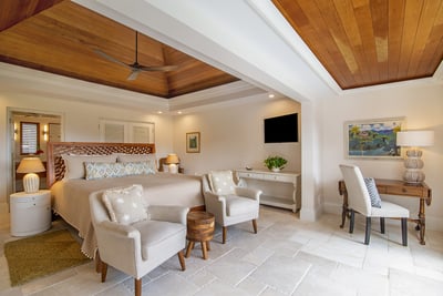 Luxury Villa Photo #18