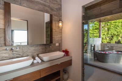 Luxury Villa Photo #30