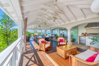 Luxury Villa Photo #15