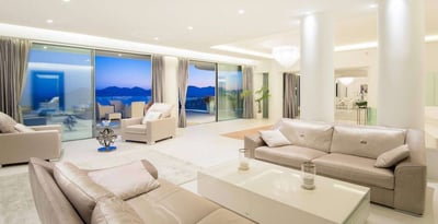 Luxury Villa Photo #6