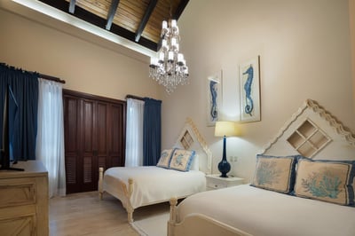 Luxury Villa Photo #27