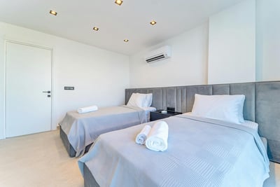 Luxury Villa Photo #56