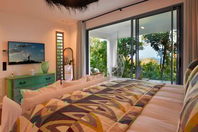 Luxury Villa Photo #6