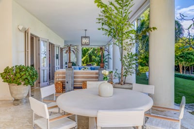 Luxury Villa Photo #9