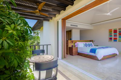Luxury Villa Photo #26