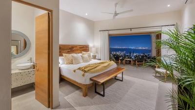 Luxury Villa Photo #44