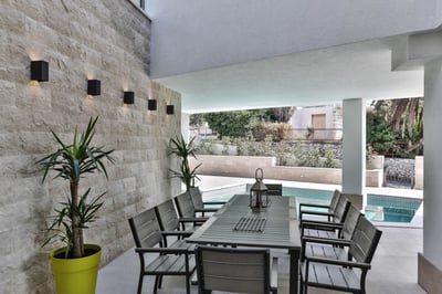 Luxury Villa Photo #6