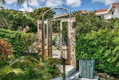 Luxury Villa Photo #4