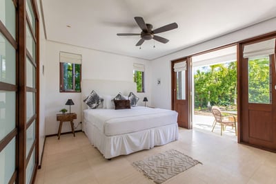 Luxury Villa Photo #29