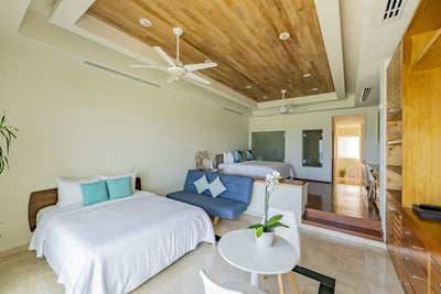 Luxury Villa Photo #27