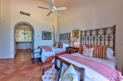 Luxury Villa Photo #26
