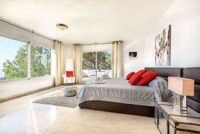 Luxury Villa Photo #12
