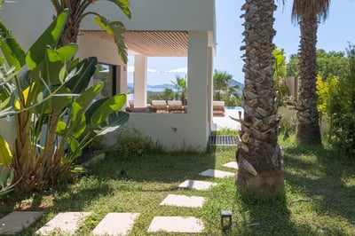 Luxury Villa Photo #13