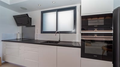 Kitchen & Dining Area