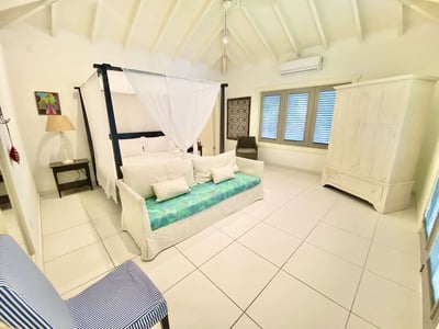 Luxury Villa Photo #27