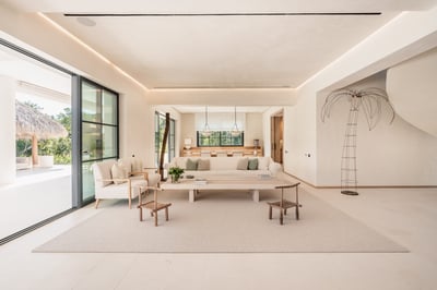 Luxury Villa Photo #47