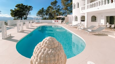 Luxury Villa Photo #7