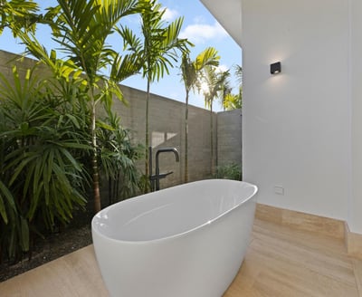 Luxury Villa Photo #30