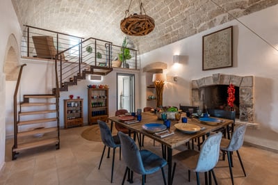Luxury Villa Photo #16