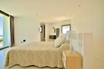 Luxury Villa Photo #36