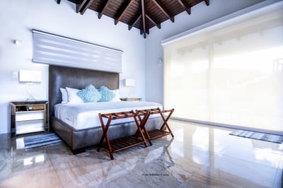Luxury Villa Photo #24