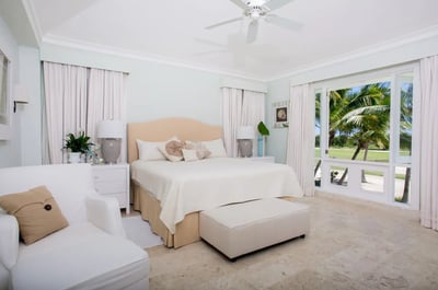 Luxury Villa Photo #9