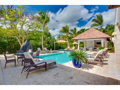 Luxury Villa Photo #4