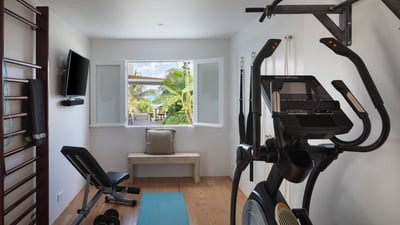 Jacuzzi & Fitness Room: Nice heated Jacuzzi on the terrace. Air conditioned fitness room with treadm