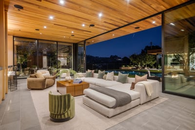 Luxury Villa Photo #26