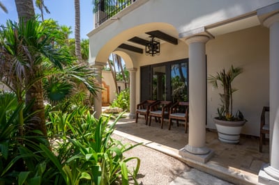 Luxury Villa Photo #16