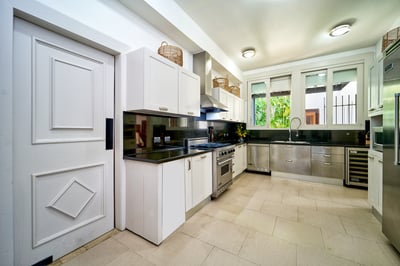 Luxury Villa Photo #31
