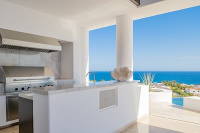 Luxury Villa Photo #13